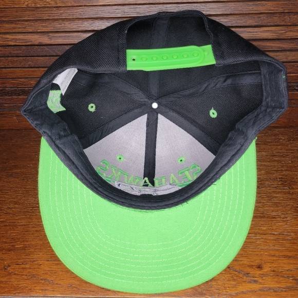Like new NFL Seahawks snap back cap - Picture 4 of 5